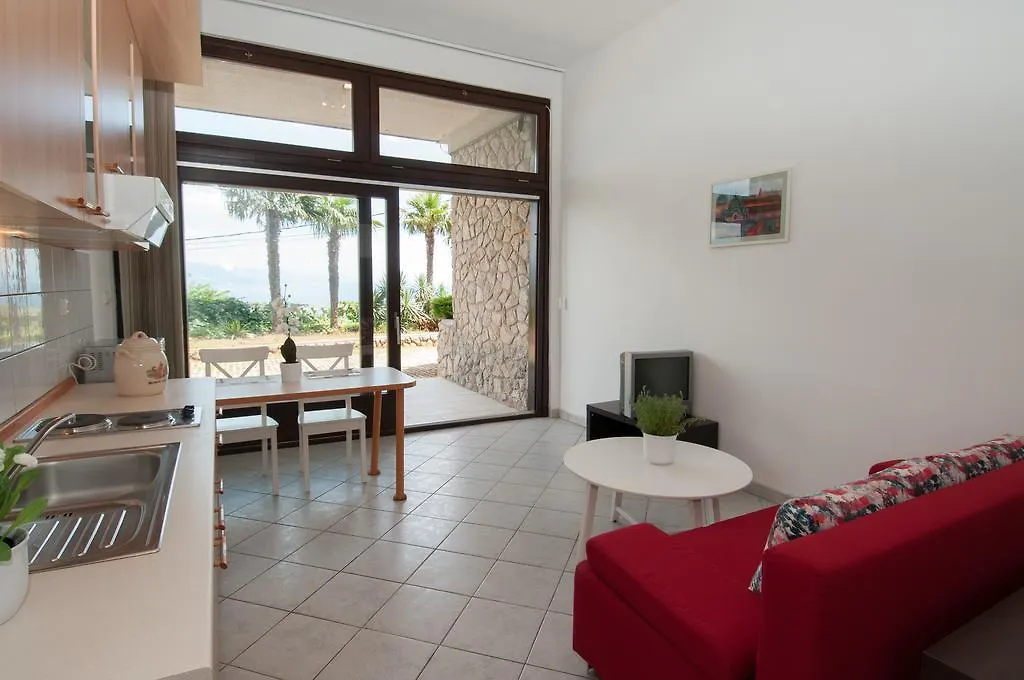 Apartments Daniel أوباتيا