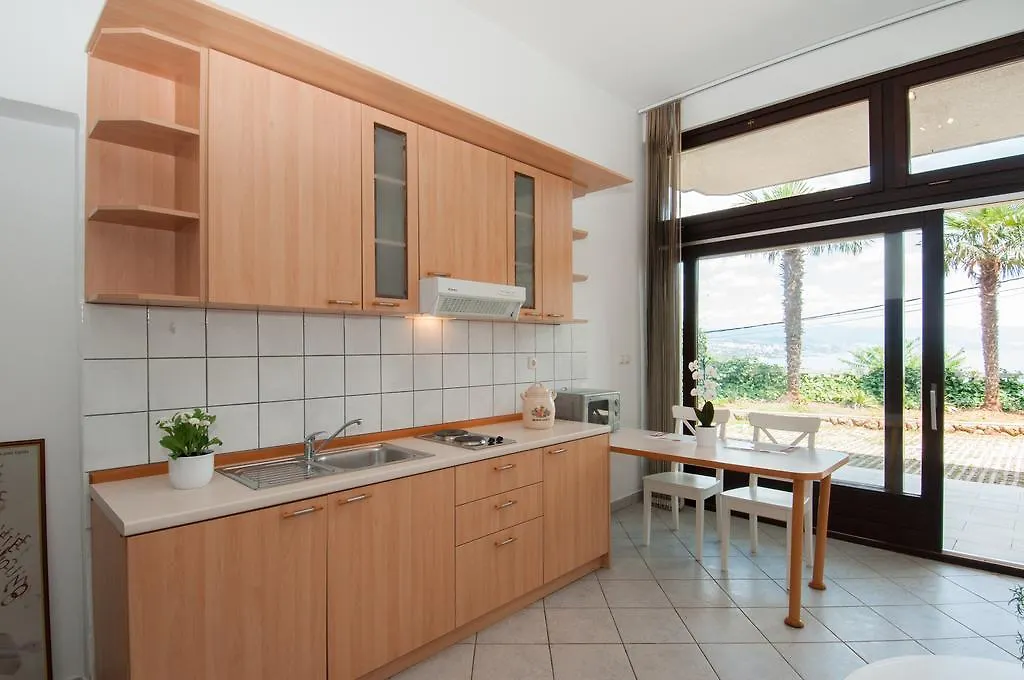 Apartments Daniel أوباتيا