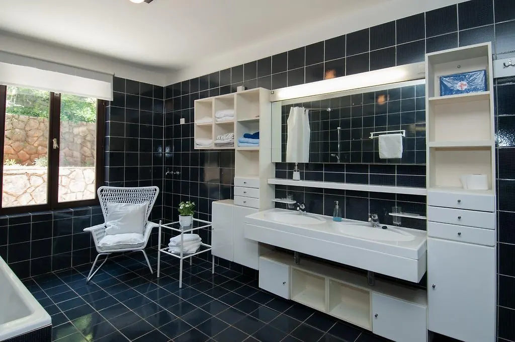 Apartments Daniel أوباتيا